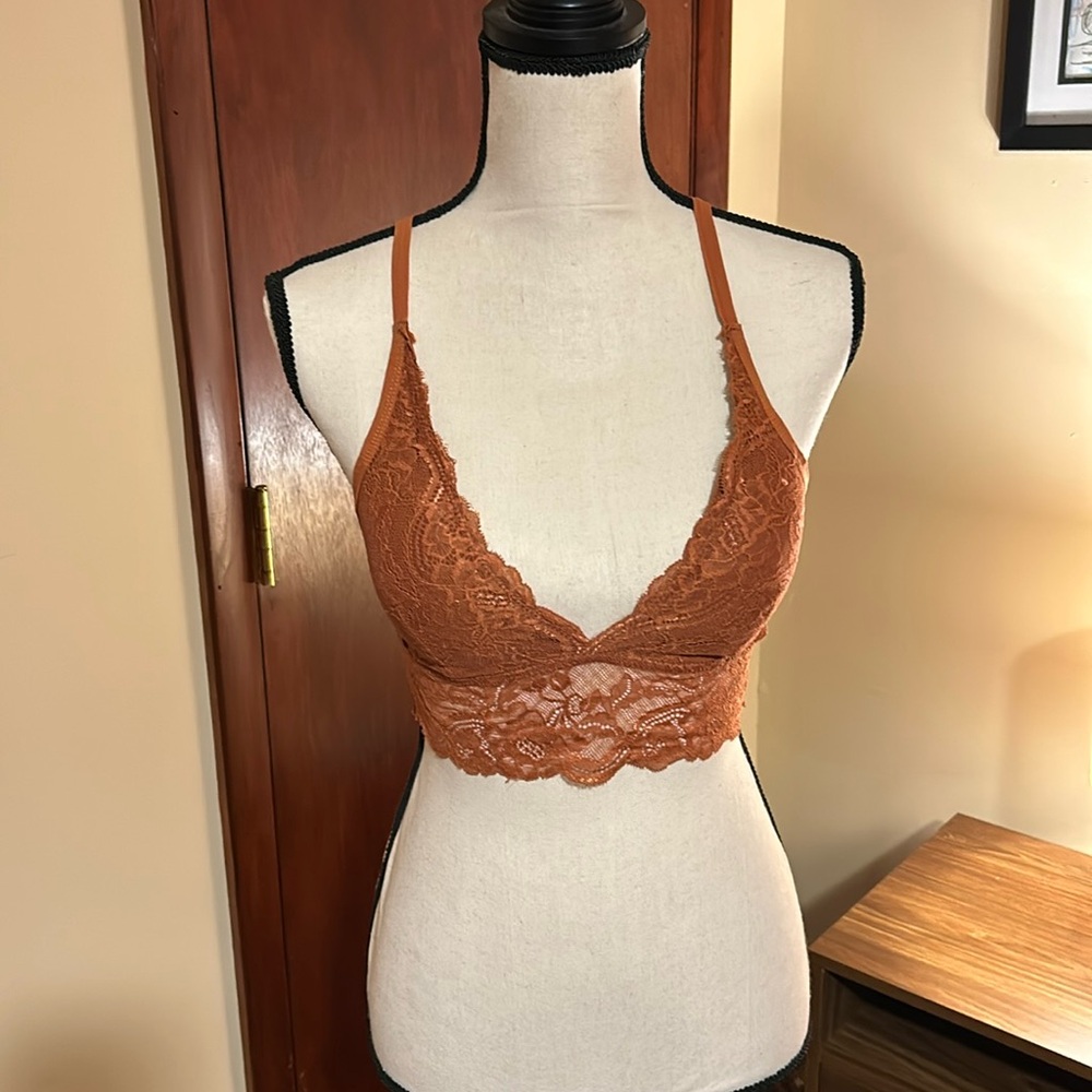 Marilyn Monroe size medium lace bra